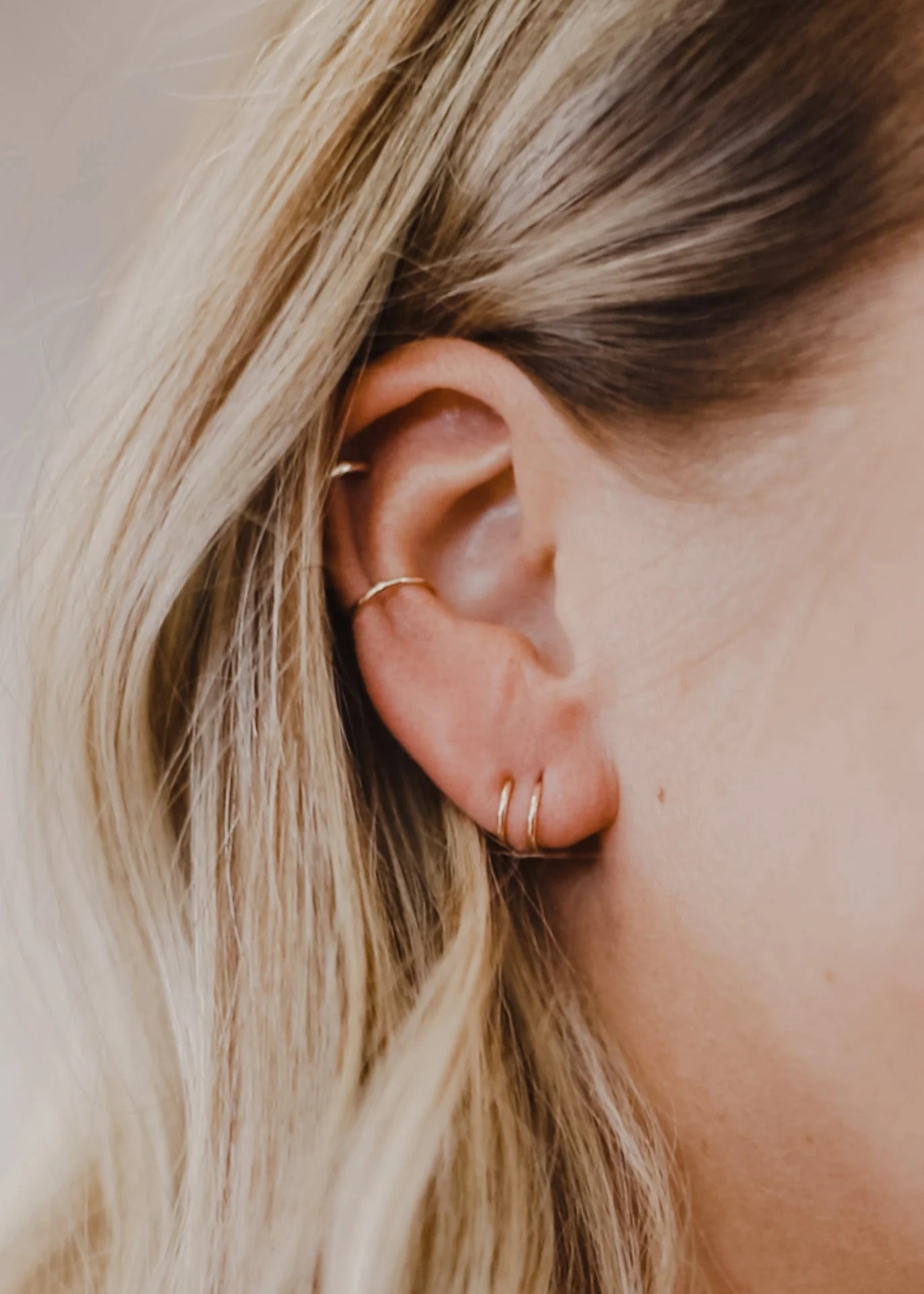 Single - Tiny Twist Earring - Image 4